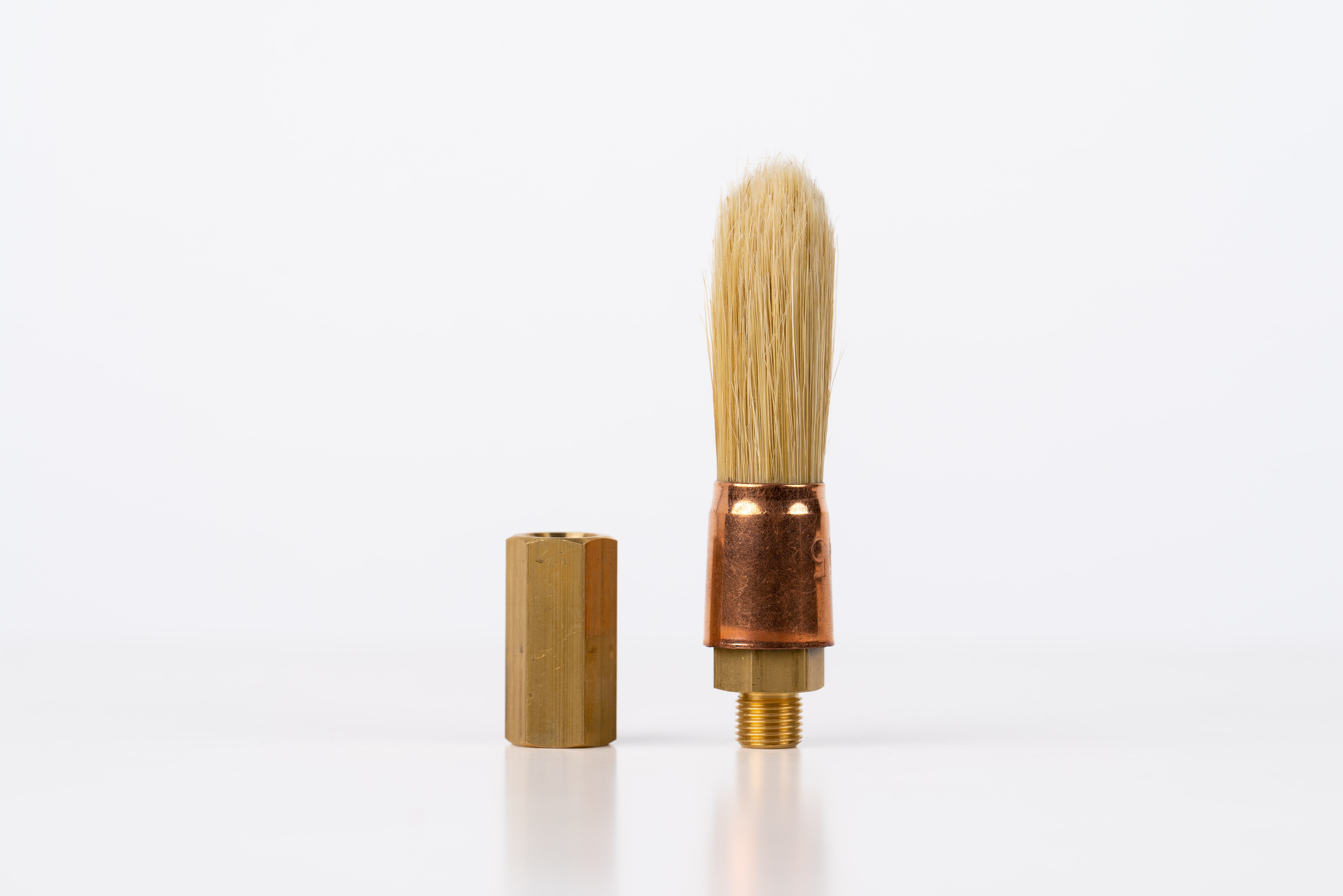 YUVARLAK YAĞLAMA FIRÇASI 15mm (HOG KIVIRCIK / POLYESTER) + ADAPTÖR